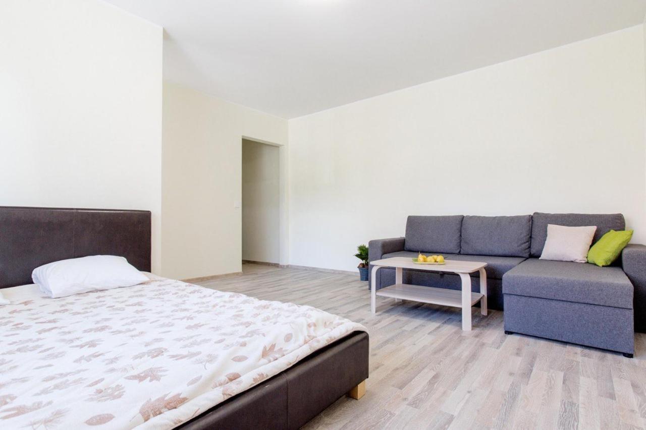 Sunny Apartment Near Bus Station Таллин Экстерьер фото