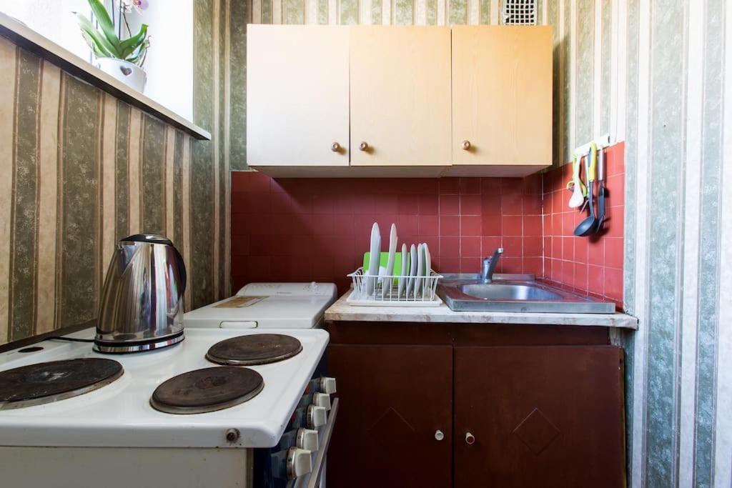 Sunny Apartment Near Bus Station Таллин Экстерьер фото